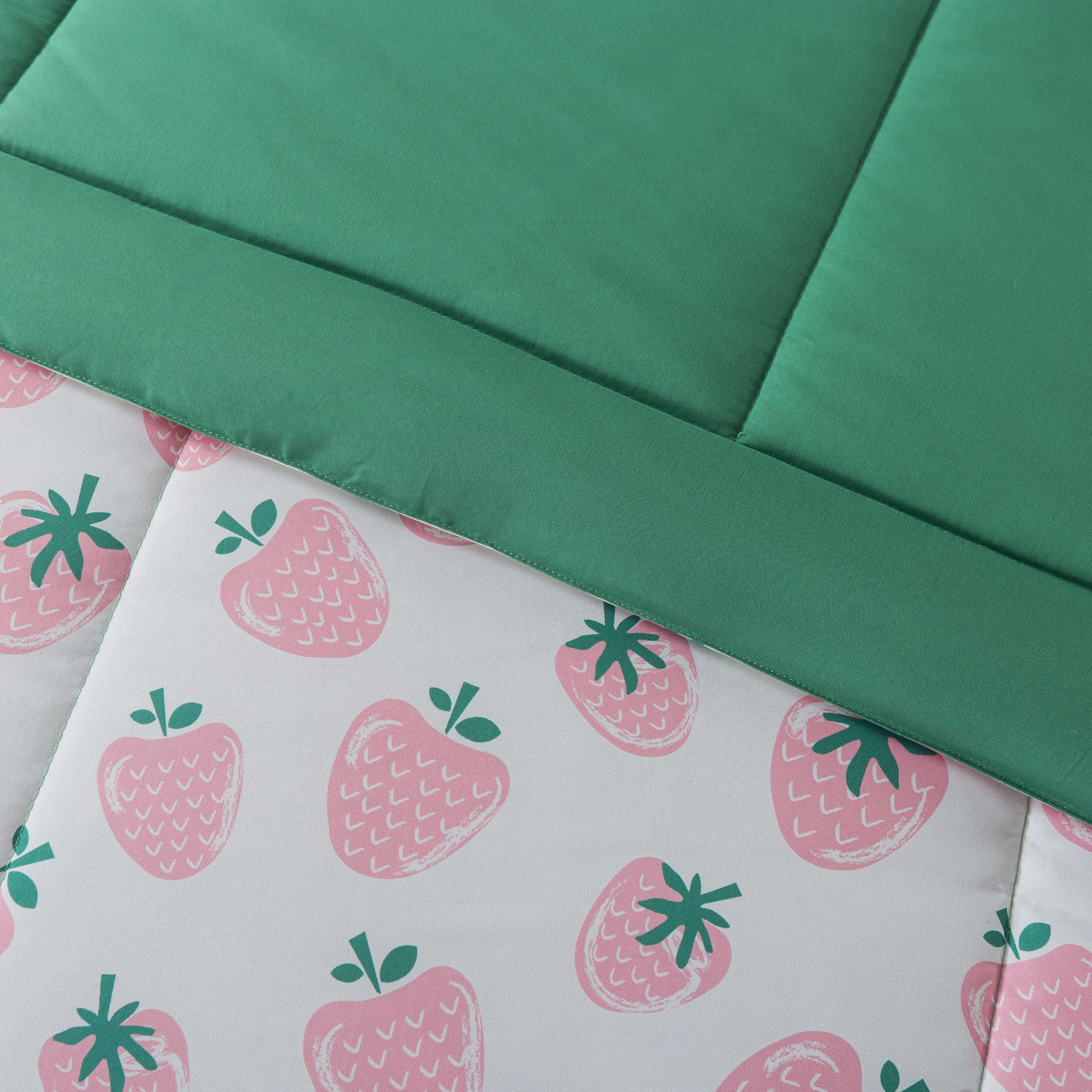 Mainstays 7-Piece Reversible Bed in a Bag with Laundry Tote, Strawberry, King