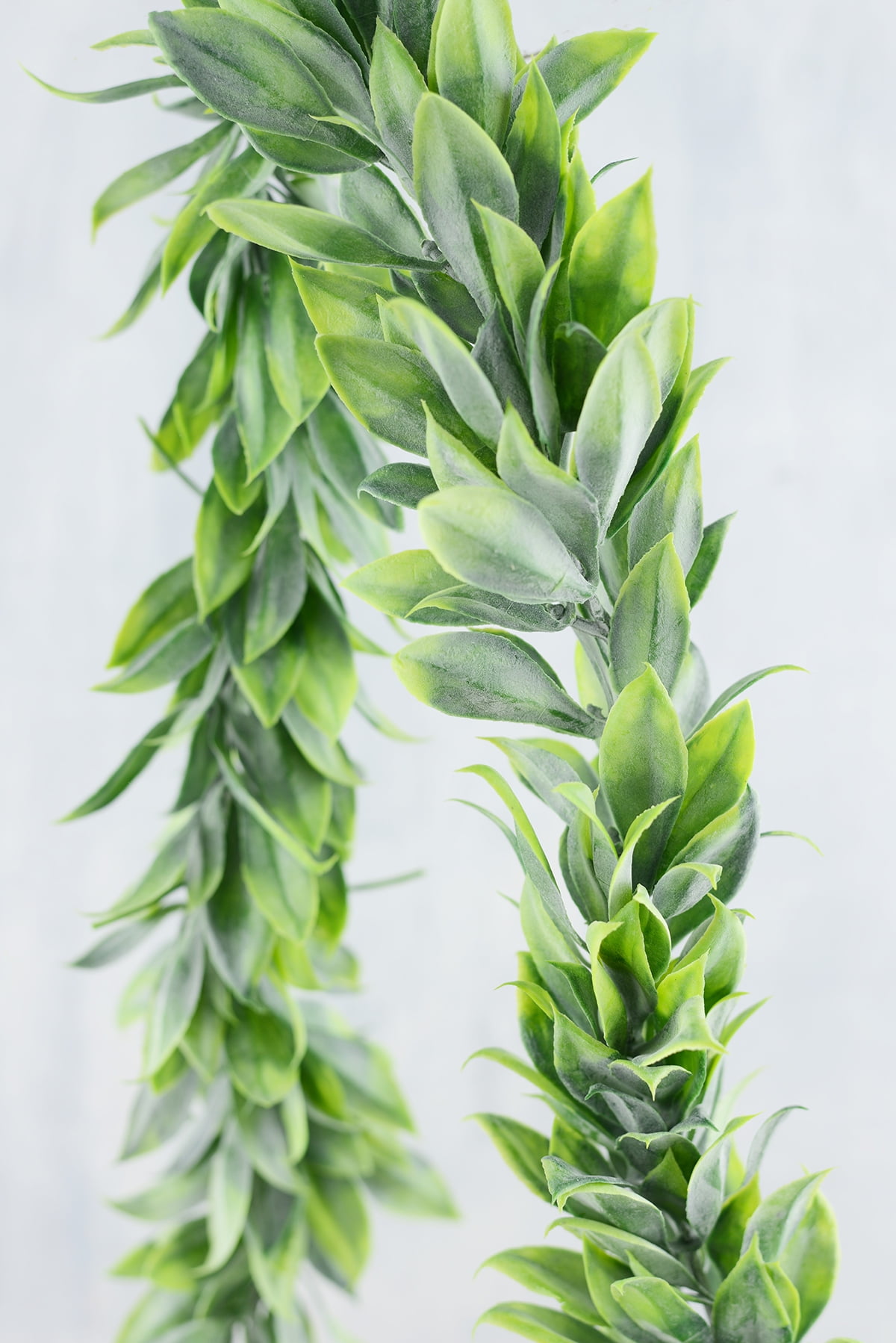 Laurel Garland Frosted Green 5ft