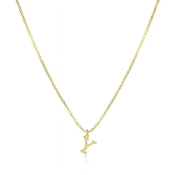Añade un toque personal a tu look diario con este collar con inicial, una delicada gargantilla con colgante de letra para mujer, perfecta para combinar con otras prendas o para llevar sola con