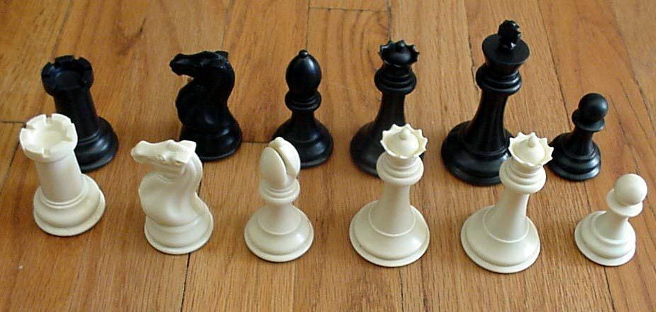Set 34 Natural Tan & Orange 4 Queens Staunton Triple Weighted Chess Pieces 