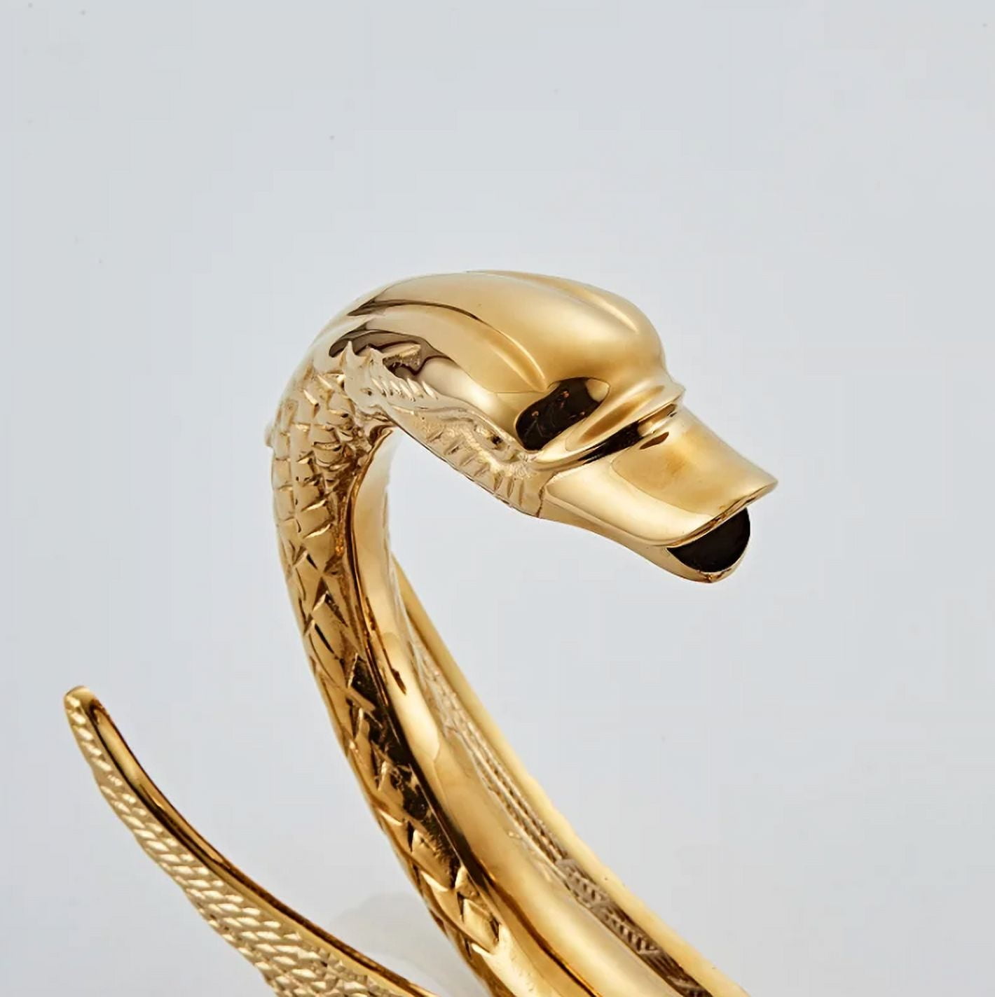 Gold Floor Stand Swan Bathtub Faucet