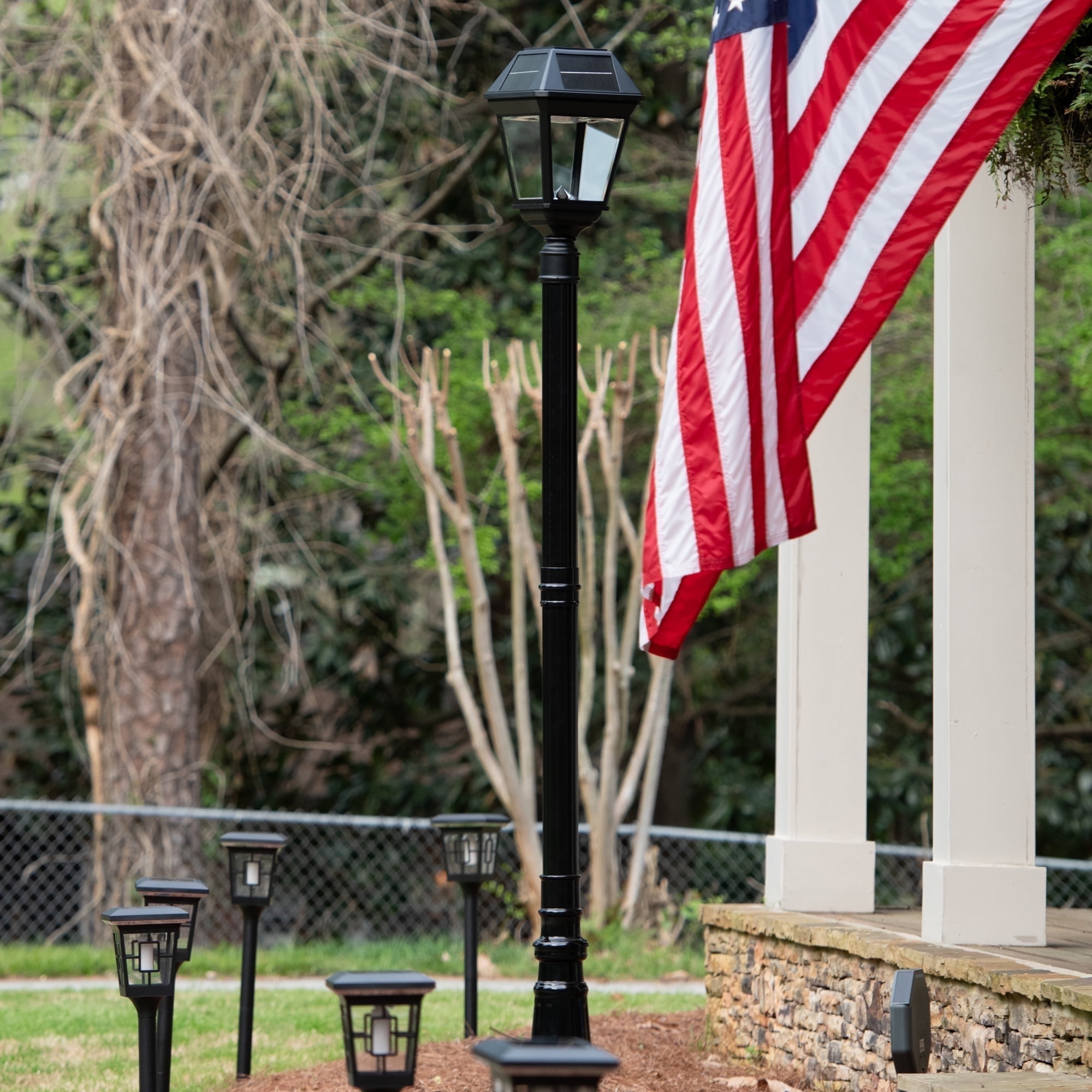 Gama Sonic Imperial III Solar Post Light, Black Aluminum and Beveled Glass, Outdoor Lamp, Dual Color Temperature, 3-inch Fitter for Lamp Posts or Pier Mount (Sold Separately) 97K012