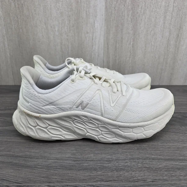 New Balance Fresh Foam x More v4 Size 12 Mens White Beige Running Shoes