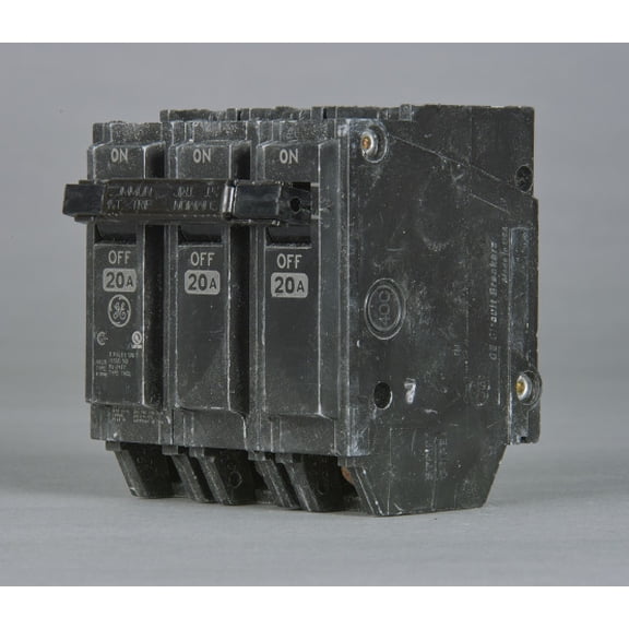 GE QLINE™ THQL32070 Type THQL Compact Molded Case Circuit Breaker, 240 VAC, 70 A, 10 kA, 3 Poles, LI/Non-Interchangeable/Thermal Magnetic Trip