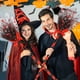 thumbnail image 4 of Decoraciones de Halloween, adornos de Halloween, escobas de bruja de plástico para niños, accesorios de cosplay para Halloween, decoración, espectáculo de mascaradas, disfraces, bailes, escobas de bru, 4 of 6