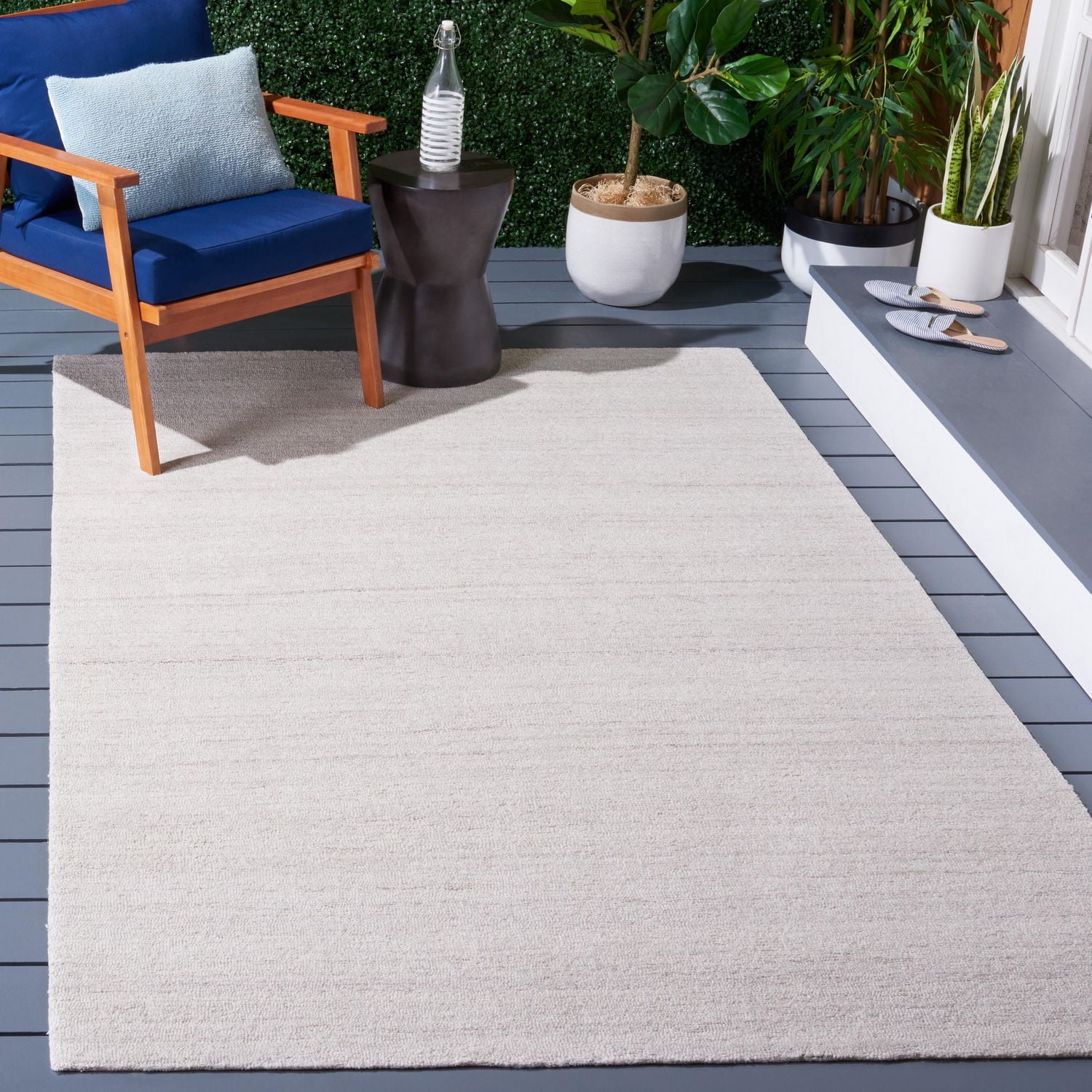 SAFAVIEH Outdoor Micro-Loop Garrett Solid Indoor/Outdoor Area Rug