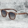 thumbnail image 1 of Gafas de sol con montura de madera para hombre y mujer, lentes cuadradas clásicas de marca, lentes de revestimiento para conducir, novedad, 1 of 5