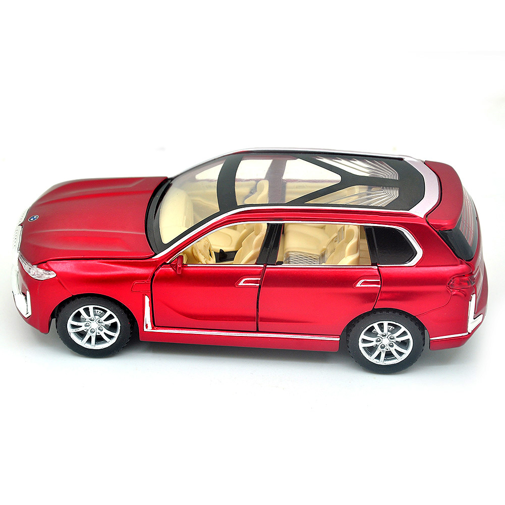1:32 ratio is suitable for BMW X7 alloy die-casting models, equipped with openable doors, lights, sound and rebound functions. Boy's toy car, children's birthday gift toy car.