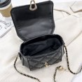 thumbnail image 3 of Bolso pequeño portátil con cadena de moda. Nuevo bolso de hombro de moda de cuero artificial, 3 of 5