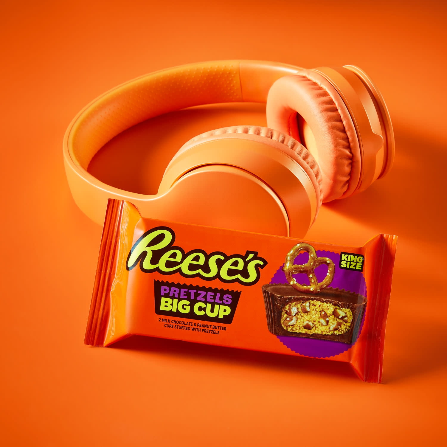 Reese's Big Cup with Pretzels Milk Chocolate King Size Peanut Butter Cups Candy, Pack 2.6 oz