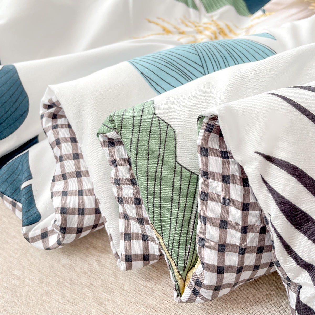 Wajade 7-Piece Green Tropical Leaf Grid Comforter Bedding Sets, Queen