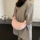 thumbnail image 5 of Bolso de hombro de media luna de gamuza de colores sólidos de moda 2024 Venta caliente Bolso de mano dulce de moda Bolso de mano simple y versátil de gran capacidad, 5 of 5