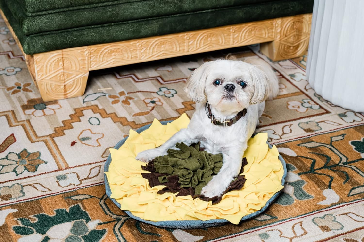 Snuffle Mat for Dogs Sunflower, Large Dog Snuffle Mat 19” x 19”, Plush Enrichment Toy Slow Feeder, Mental Health Puppy Chew Toys to Keep Them Busy, Machine Washable, Snuffle Mat for All Breeds Sizes