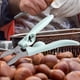 thumbnail image 3 of Castaño Clip Cascanueces Utensilios De Cocina Multifuncionales Para Cocina Mariscos Azul, 3 of 9