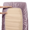 thumbnail image 4 of Juego de sábanas Hearth & Harbor con bolsillo extra profundo, tamaño king, color morado, 4 of 8