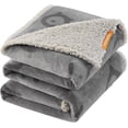 thumbnail image 1 of FEANDREA Manta Impermeable para Perros TPU Lavable a Máquina 203x152 cm, 1 of 5