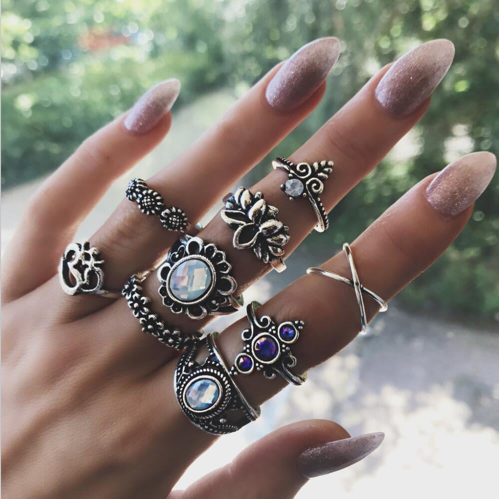 FASHION GLORY GIVES you TRENDY AND FASHIONABLE finger ring for women online  no matter which part of the world you are in.