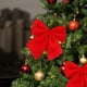 thumbnail image 4 of Juego de 2 lazos de terciopelo para la punta del árbol de Navidad | Blanco, rojo, amarillo, verde y rosa | Lazos para envolver regalos festivos para interiores y exteriores, para árboles, coronas,, 4 of 7