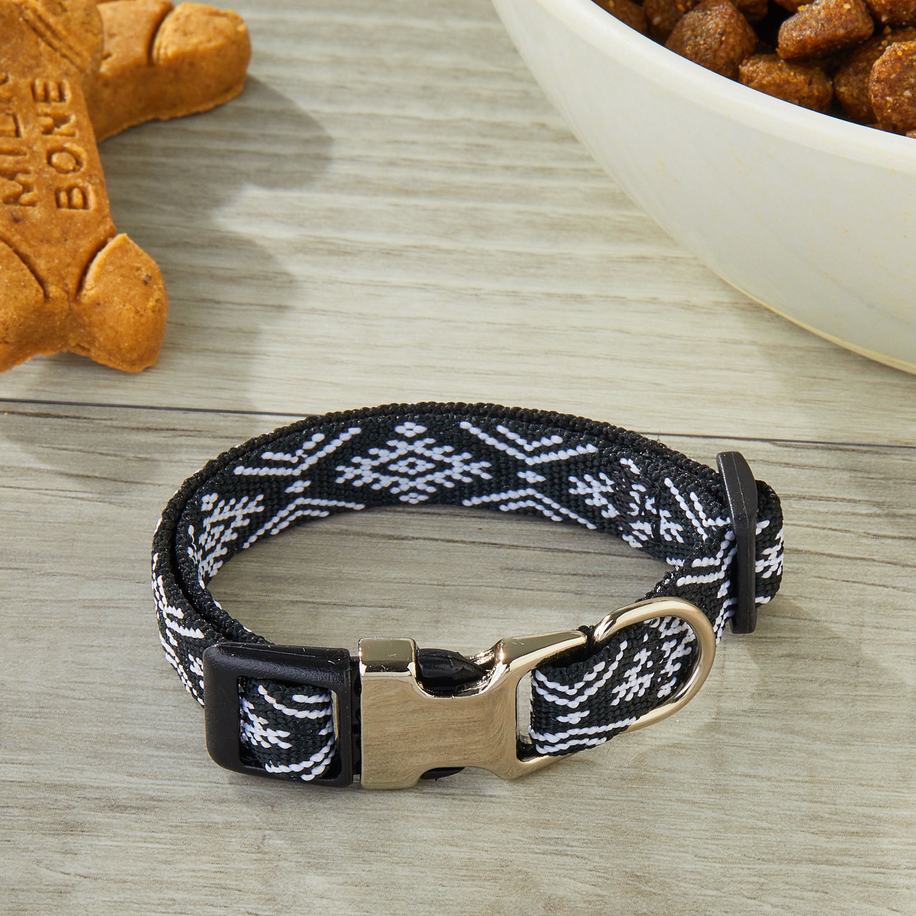 Vibrant Life, Dog Collars, Diamond  Print Fashion Pet Collar, Multi-Color, Size XS