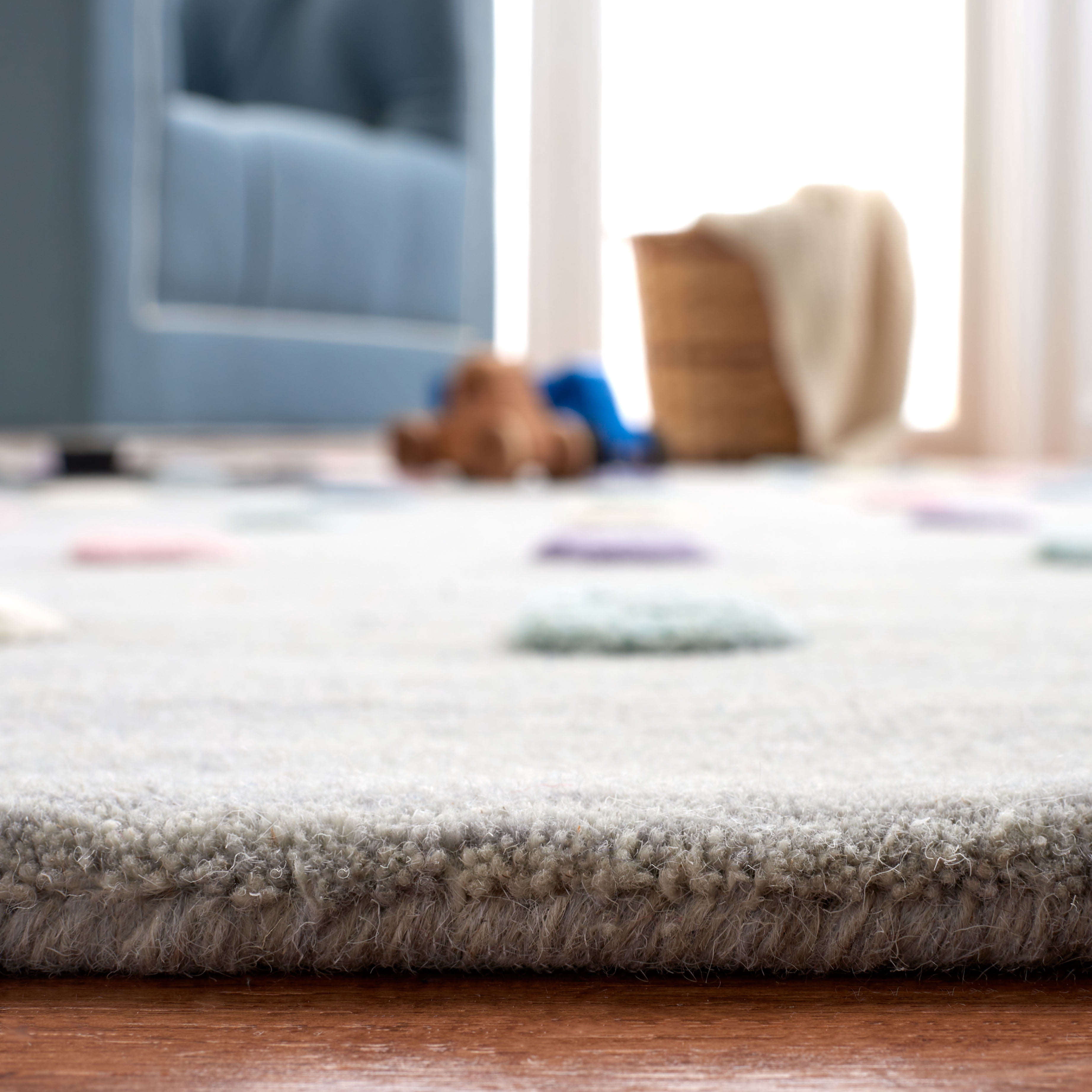 SAFAVIEH Kids Polka Dots Stripes Area Rug, Silver, 5' x 5' Square