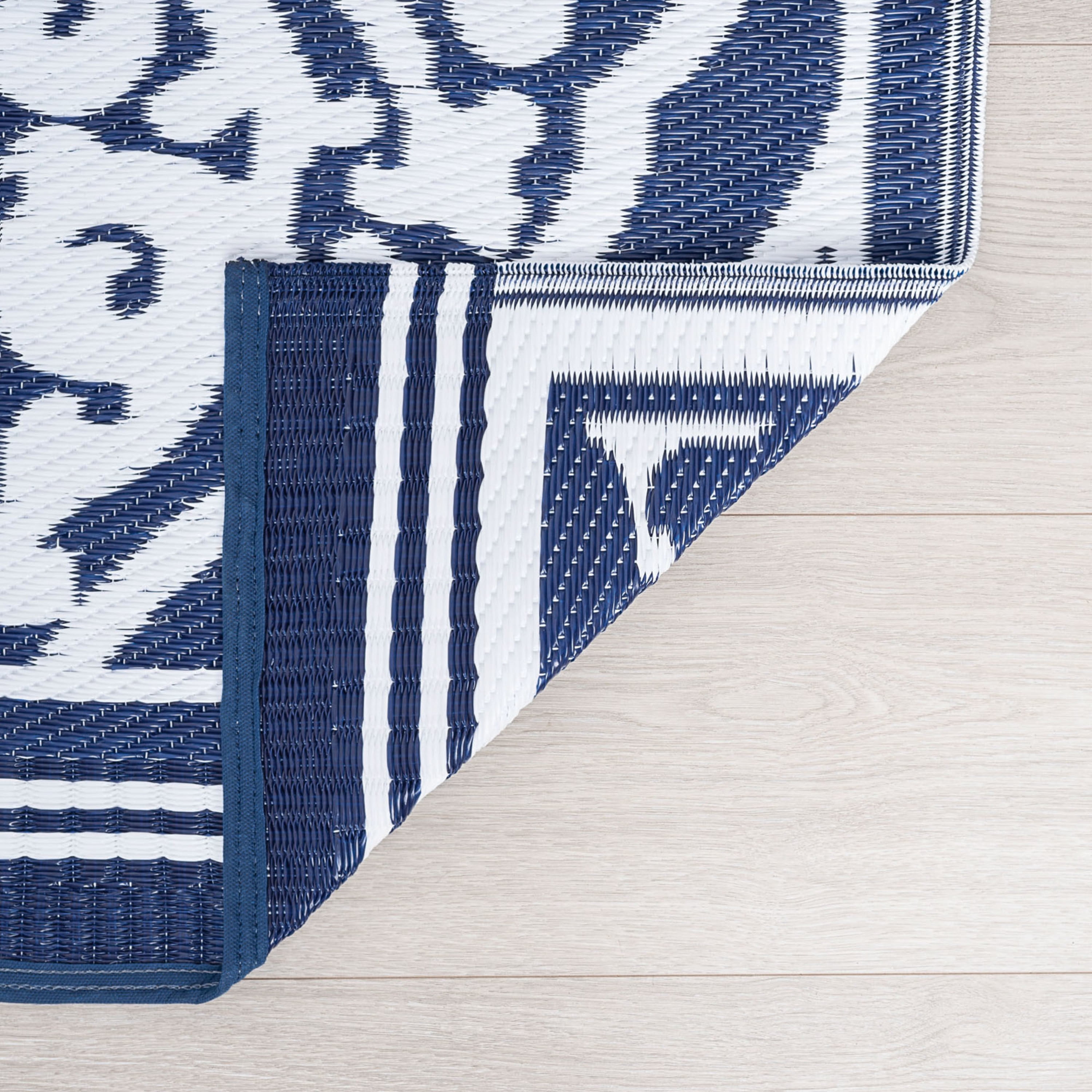 8x10 Reversible Navy and White Polypropylene Outdoor Damask Area Rug