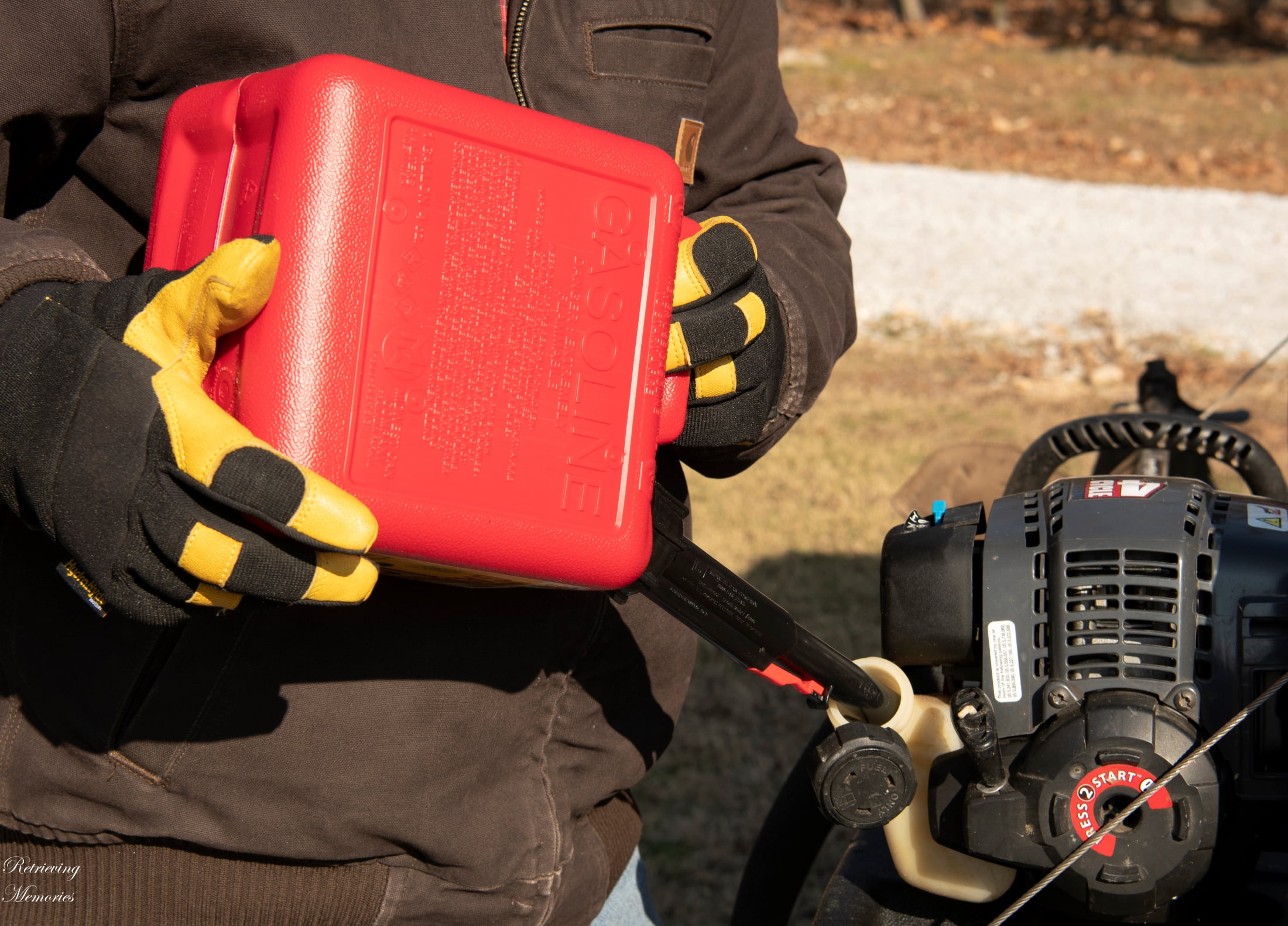 Midwest Can Company Auto Shut off Gasoline Can, 1 Gallon 4 oz. Capacity #1210, Red in Color