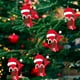 thumbnail image 3 of Colgante de árbol de Navidad de acrílico 2D con letras | Juego de 26 adornos con iniciales del alfabeto para decoración navideña, 3 of 6