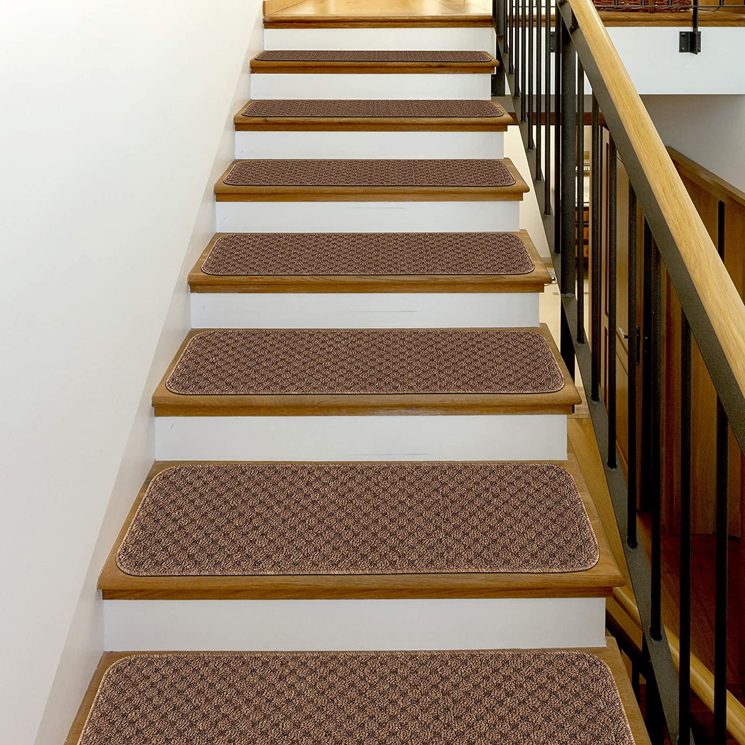 Pattern Carpet On Stairs | Chumado