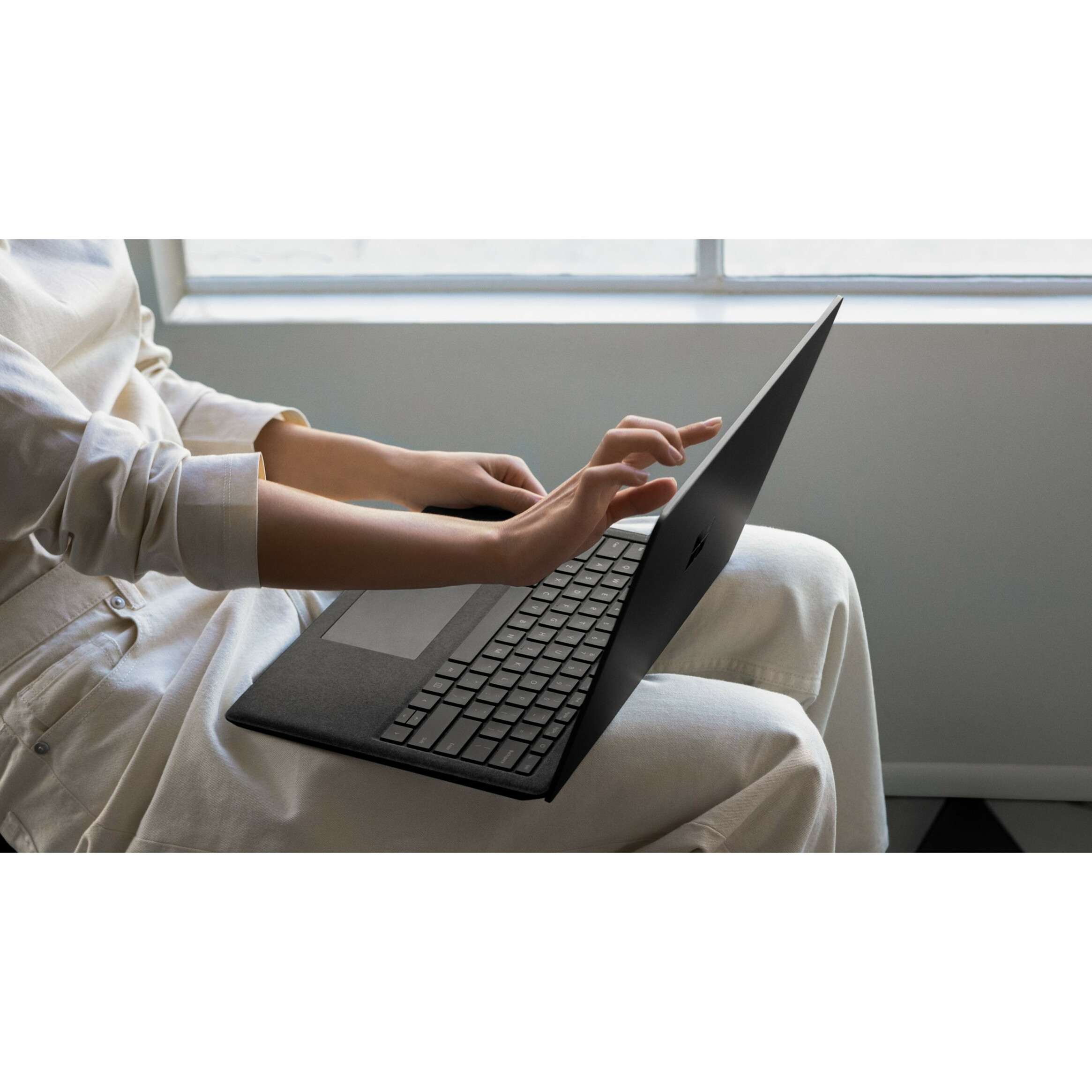 Microsoft Surface Laptop 2 13.5