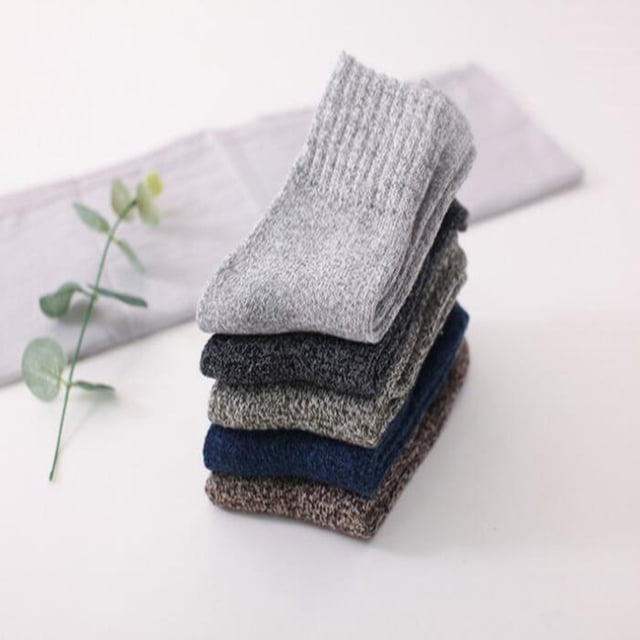Rechargeable Heating Socks for Winter Outdoors with Adjustable Temperature and Battery-Powered Warmth for All Ages 5PCS