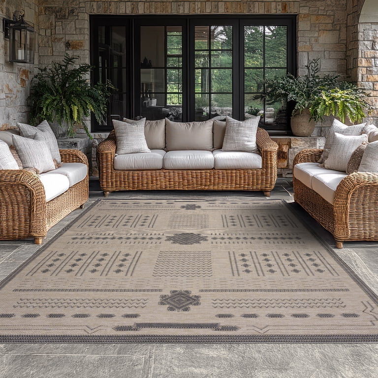 Bliss Rugs Bailey Transitional 8' x 10' Black and Natural Indoor