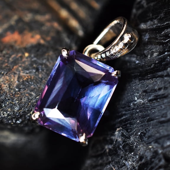 Natural Color Change Alexandrite 925 Sterling Silver Pendant 22 Ct CERTIFIED