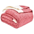 thumbnail image 1 of Manta CozCube Melange ultrasuave, color rojo navideño, 127 x 152 cm, 1 of 8