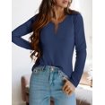 thumbnail image 3 of Camiseta PRETTYGARDEN Cuello en V Manga Larga Tela Waffle Azul Marino M, 3 of 5