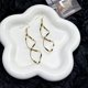 thumbnail image 4 of Pendientes con diseño avanzado de nicho con personalidad coreana, diseño de onda curva en espiral y aguja de plata S925, 4 of 6