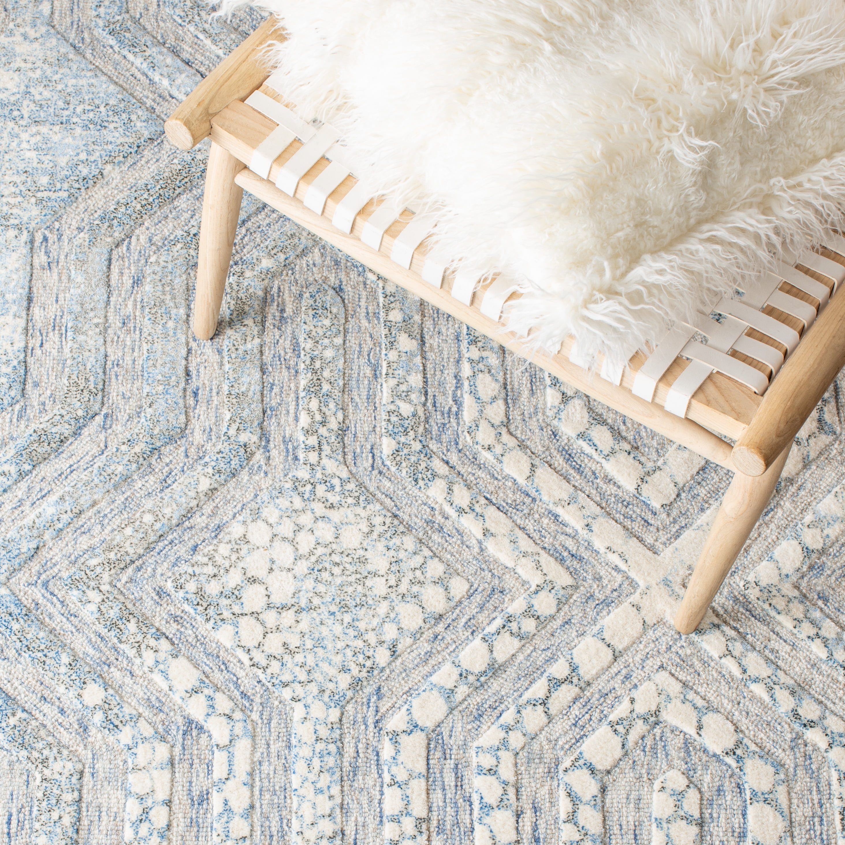 SAFAVIEH Restoration Vintage Rubye Geometric Area Rug, Blue/Ivory, 4' x 6'