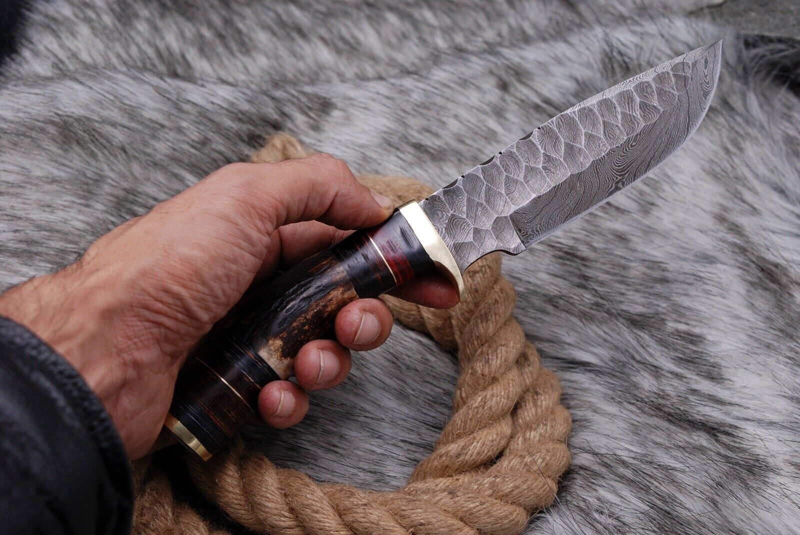 Custom Handmade Damascus Steel Fixed blade knife Original Stag Antler handle Brass Guard
