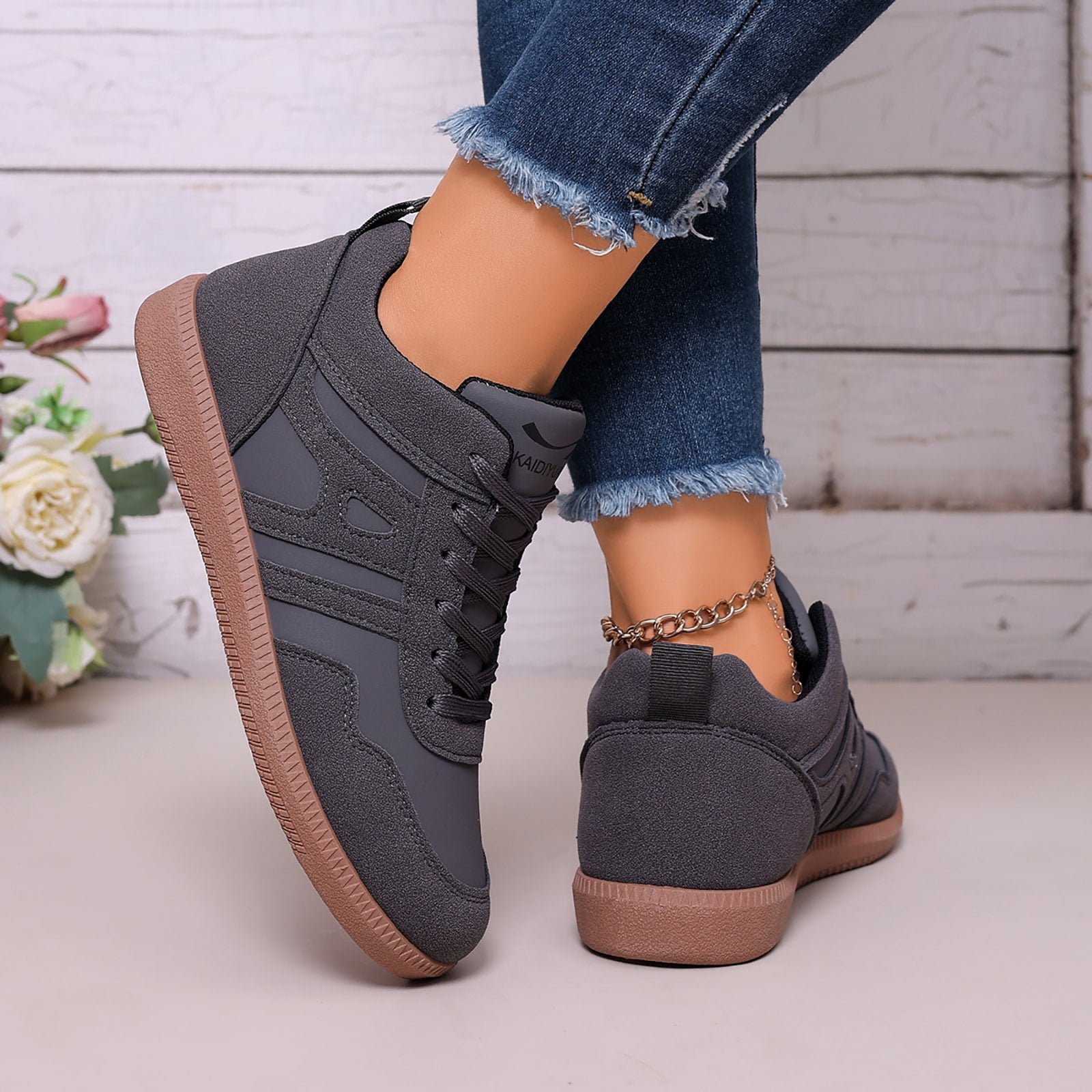 Sneakers for Women Lace up Classic Retro Trainers Tennis Shoes Trendy Splice Suede Flat Walking Shoes Casual Nonslip Footwear Gray Size 6