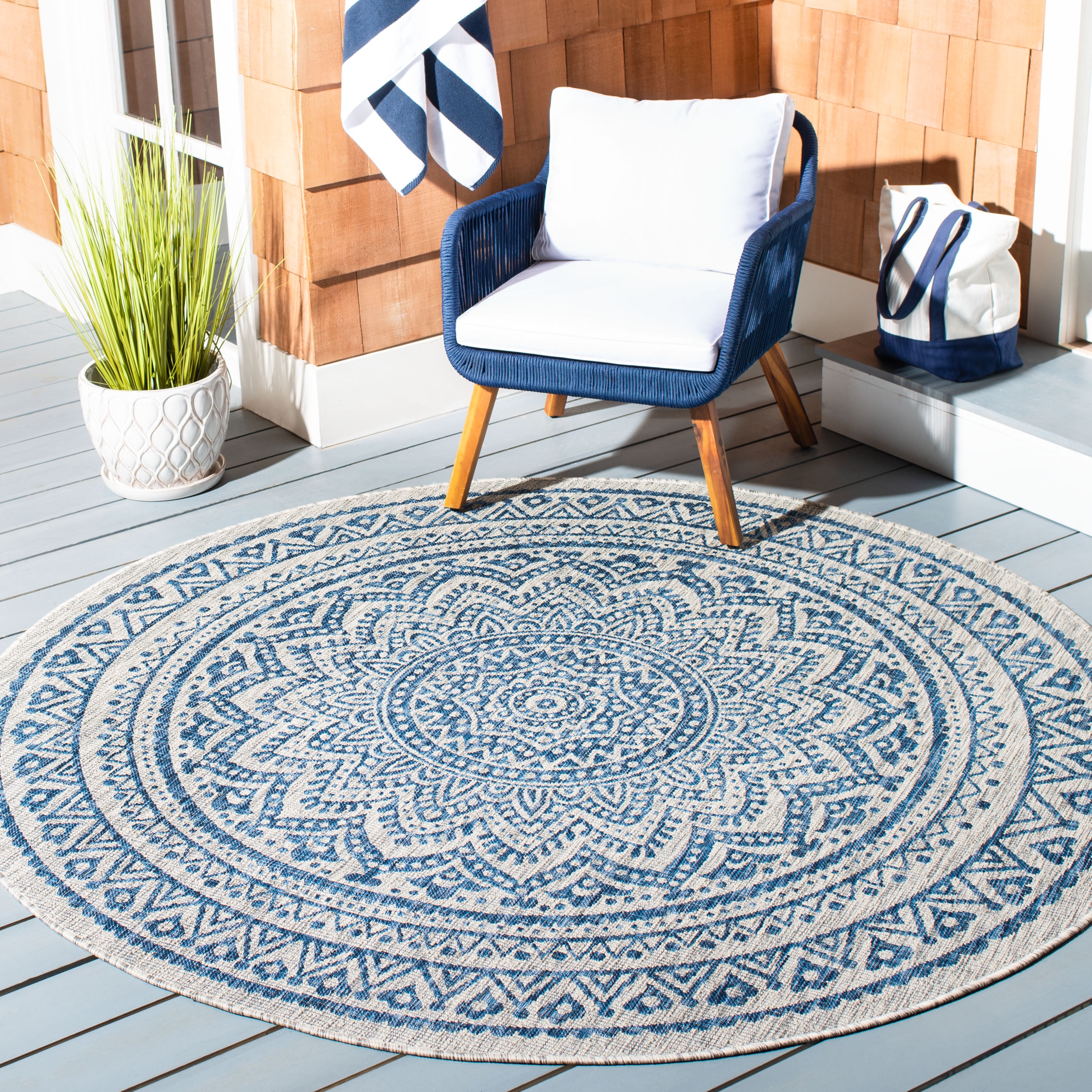 SAFAVIEH Courtyard Josiah Floral Medallion Indoor/Outdoor Area Rug, 5'3" x 5'3" Round, Light Grey/Blue