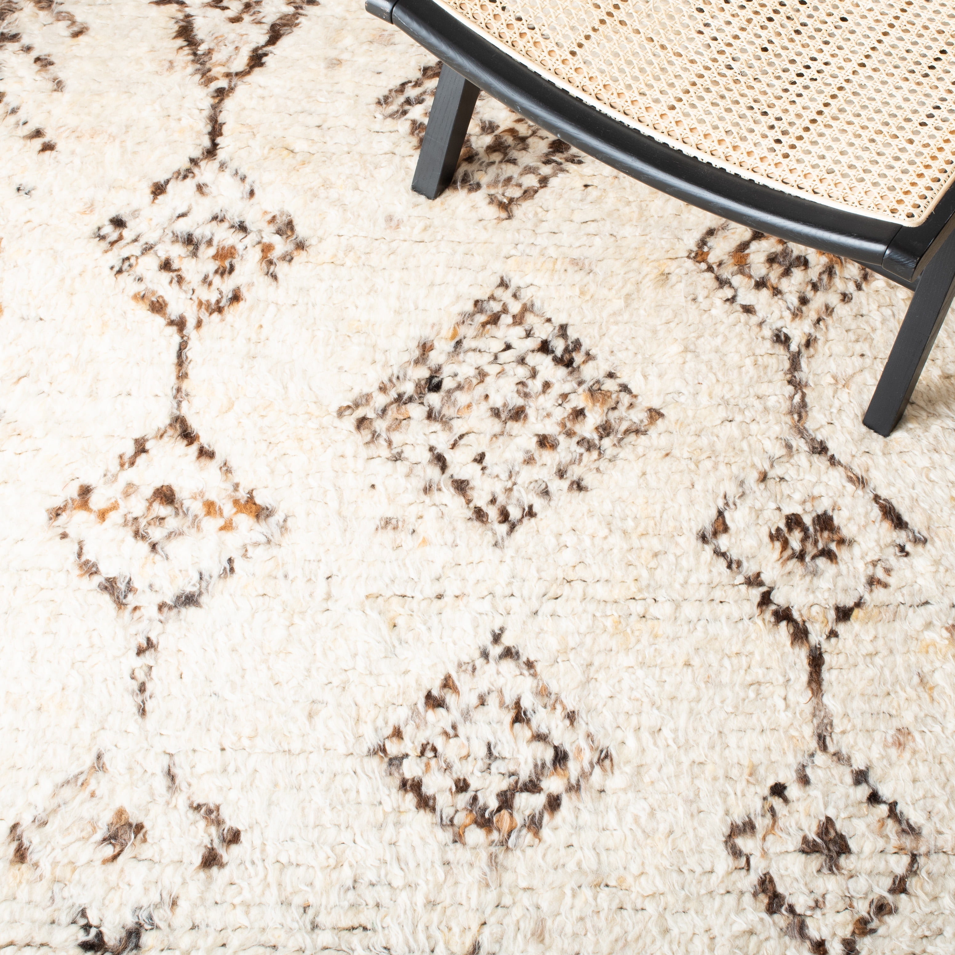 Safavieh Kenya Egbert Southwestern Area Rug, Ivory/Brown, 8' x 10'