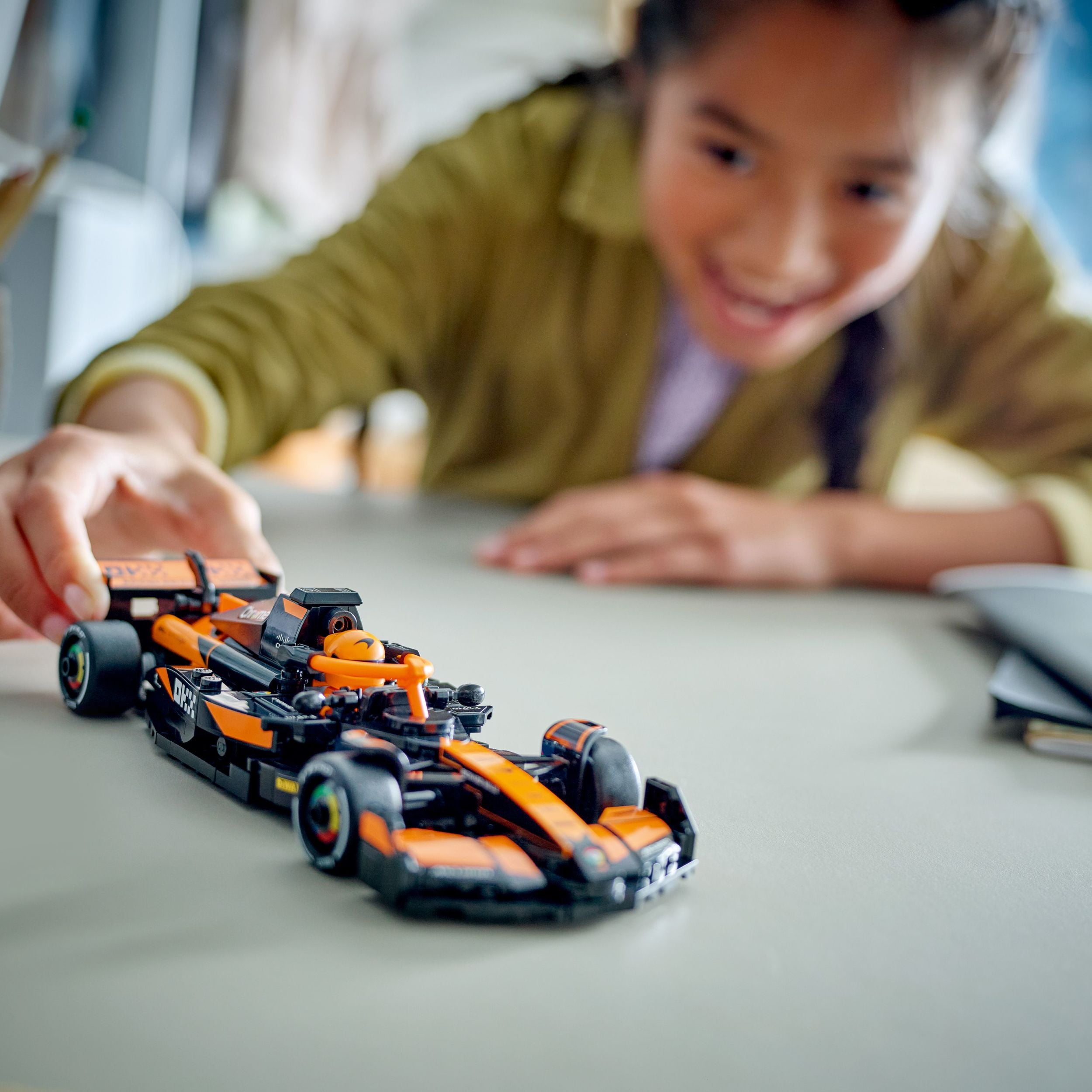 LEGO Speed Champions Voiture de course McLaren F1® Team MCL38 77251 Ensemble de construction (269 pièces)