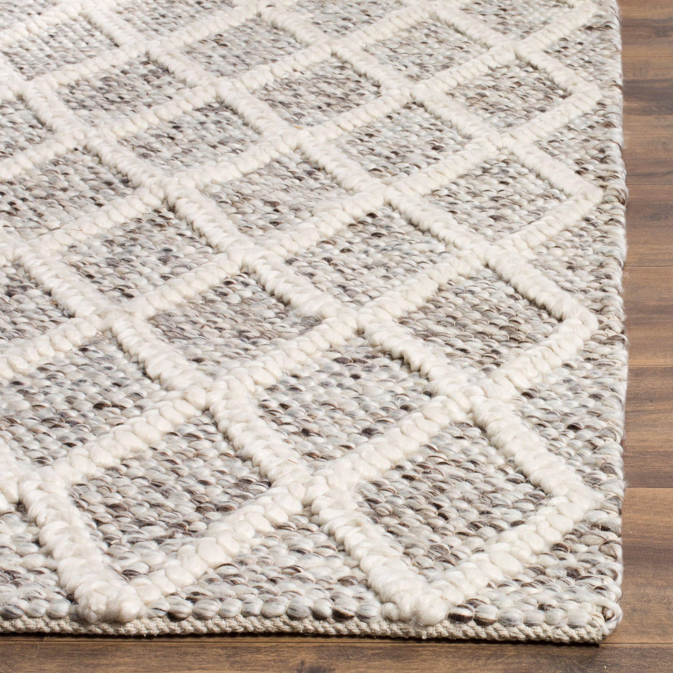 SAFAVIEH Natura Olgica Geometric Diamonds Runner Rug, Ivory/Stone, 2'3" x 8'