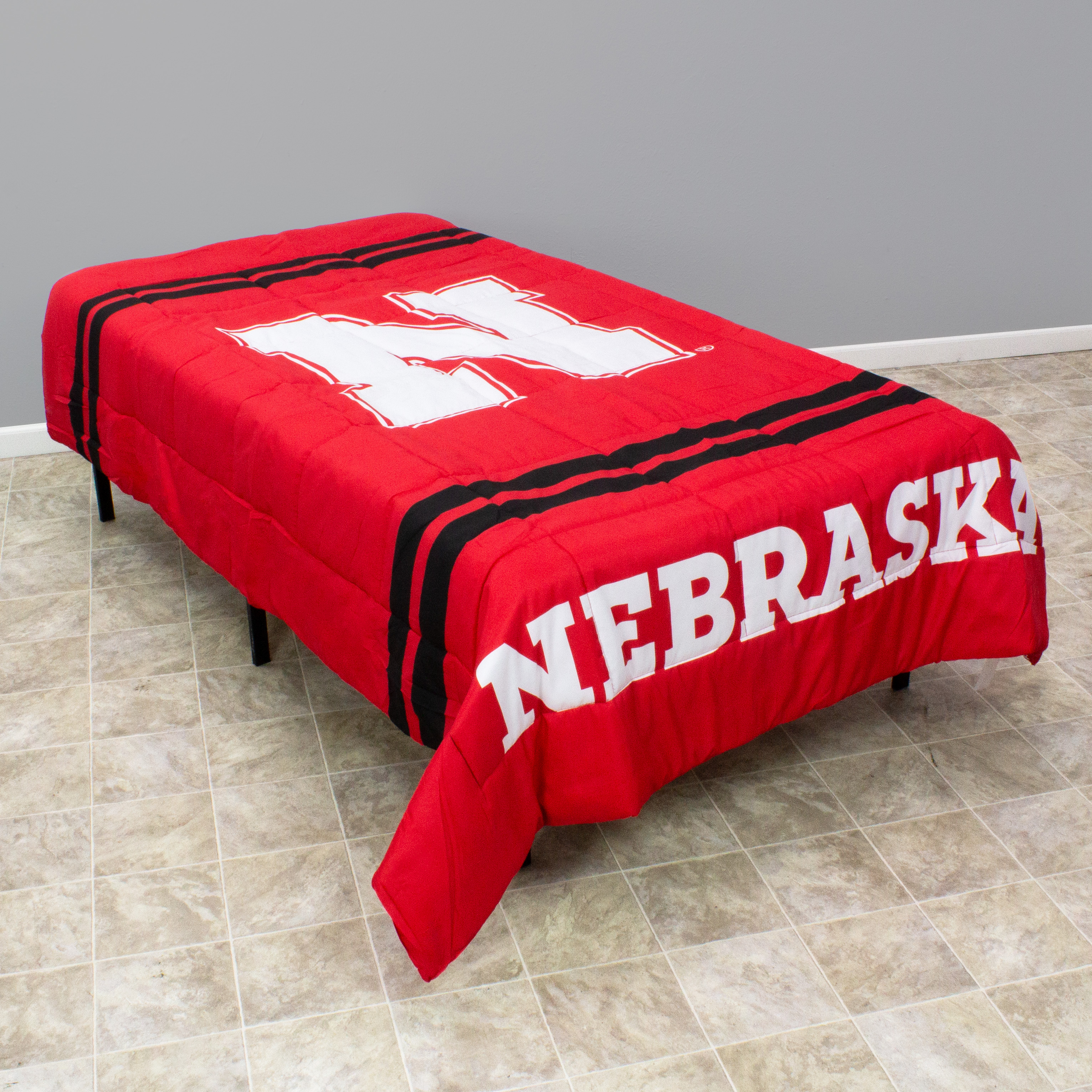 College Covers Nebraska Cornhuskers Reversible Big Logo Soft and Colorful Comforter Full