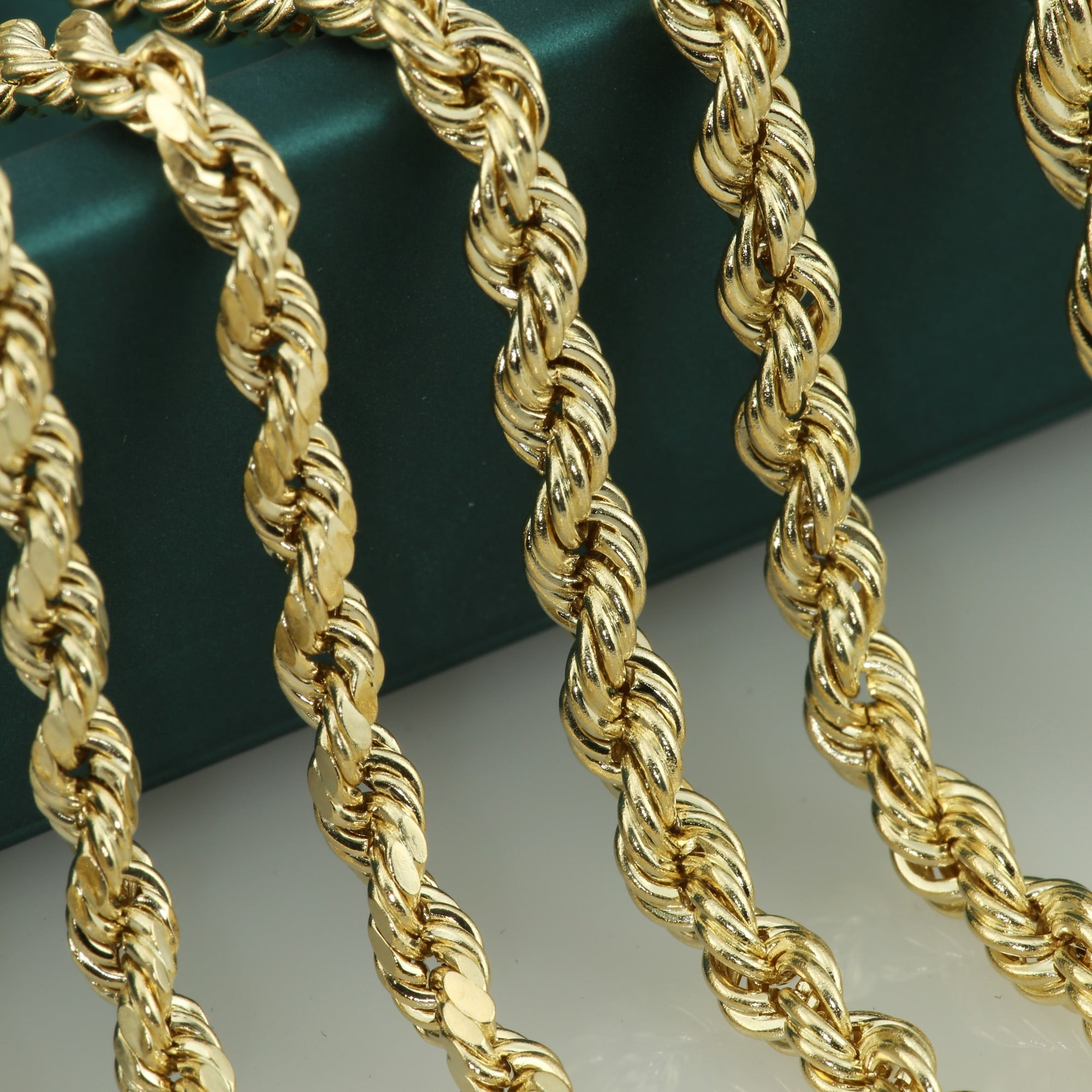 Tilo Jewelry 10K Yellow Gold Diamond-Cut Rope Chain Necklace with Secure Lobster Lock | 4mm - 20 Inch | Everyday Necklace for Men & Women