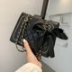 thumbnail image 4 of El nuevo bolso de hombro de cuero artificial con cadena de diamantes de moda es adecuado para bolso cruzado de mujer., 4 of 6