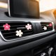 thumbnail image 5 of Clip de ventilación de aire para coche, ambientador con Clip de salida de flor de Margarita, 6 uds., Clip de aire acondicionado para coche, decoración interior para coche (rojo, rosa, blanco, 5 of 5