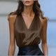 thumbnail image 2 of Correa de Espagueti para Mujer Tops de Satén Camisola Profundo Cuello en V Correas Delicadas Capa Vestir de Noche Verano Casual, 2 of 5