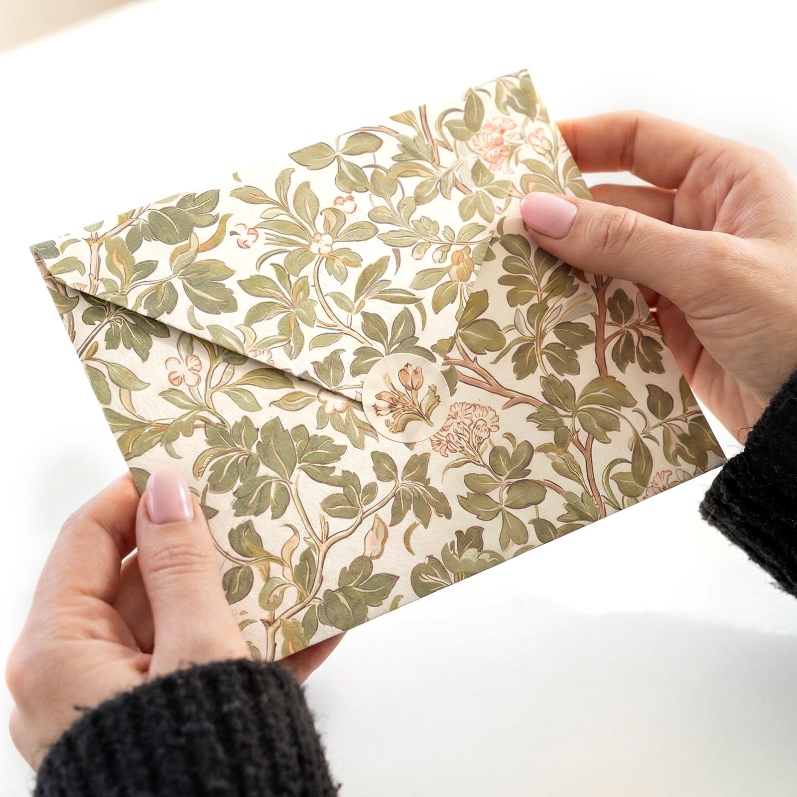 48Pcs Vintage Floral Scrapbook Paper Set Double Sided Flower Pattern Decorative Craft Paper for Birthday DIY Card