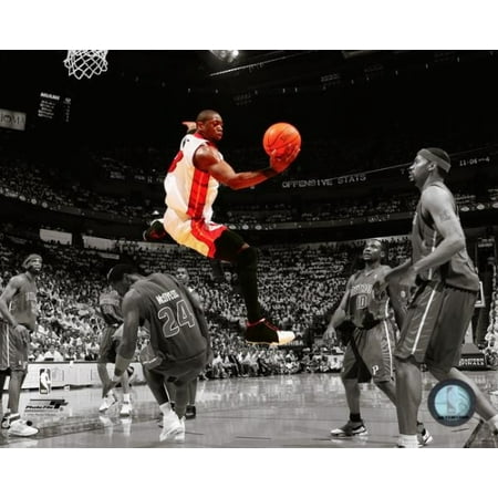 - Dwayne Wade 2009 Spotlight Action Photo Print