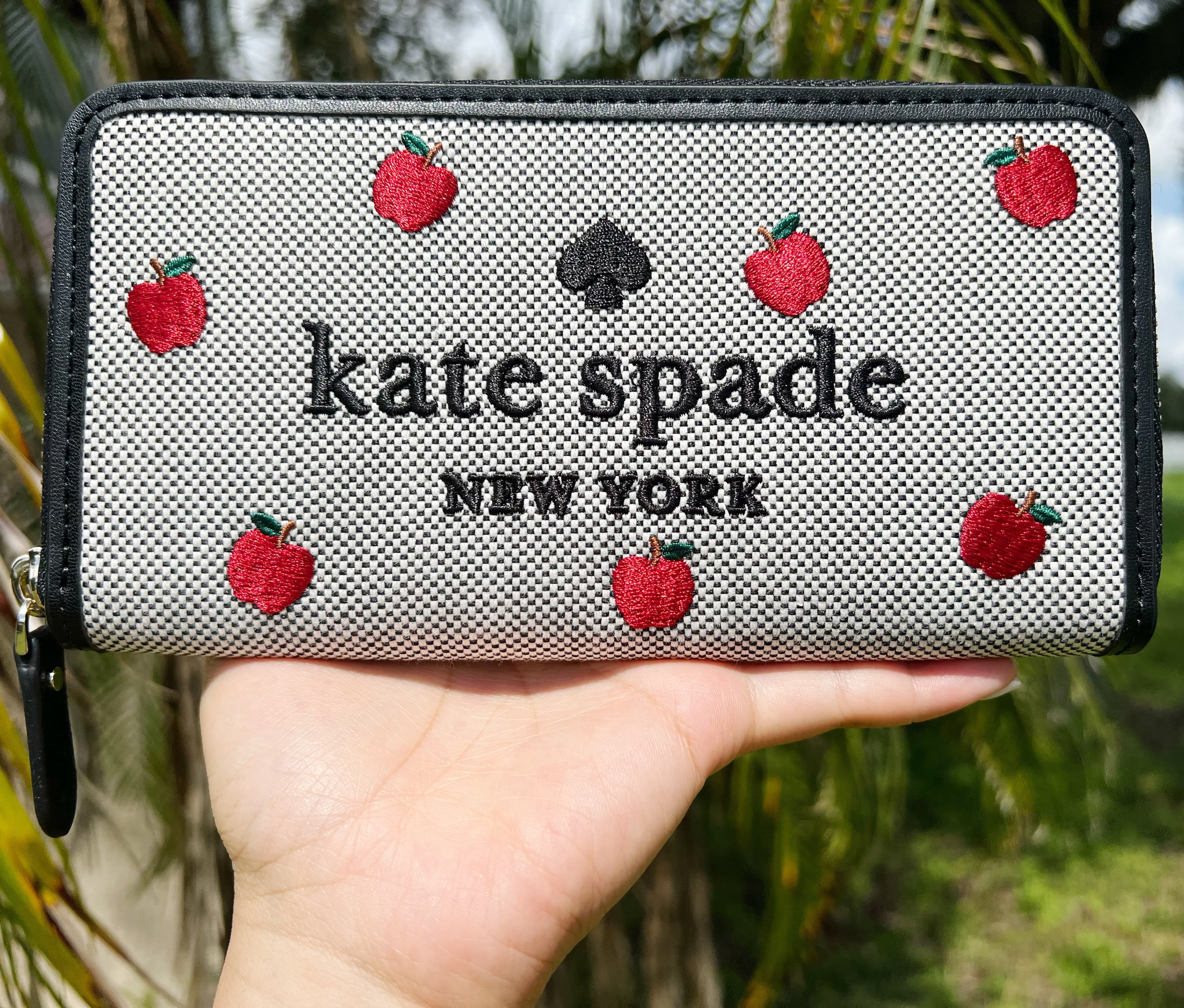 Kate Spade New York Women's Ella Apple Toss Embroidered Large Continental Zip Wallet (Black Multi)